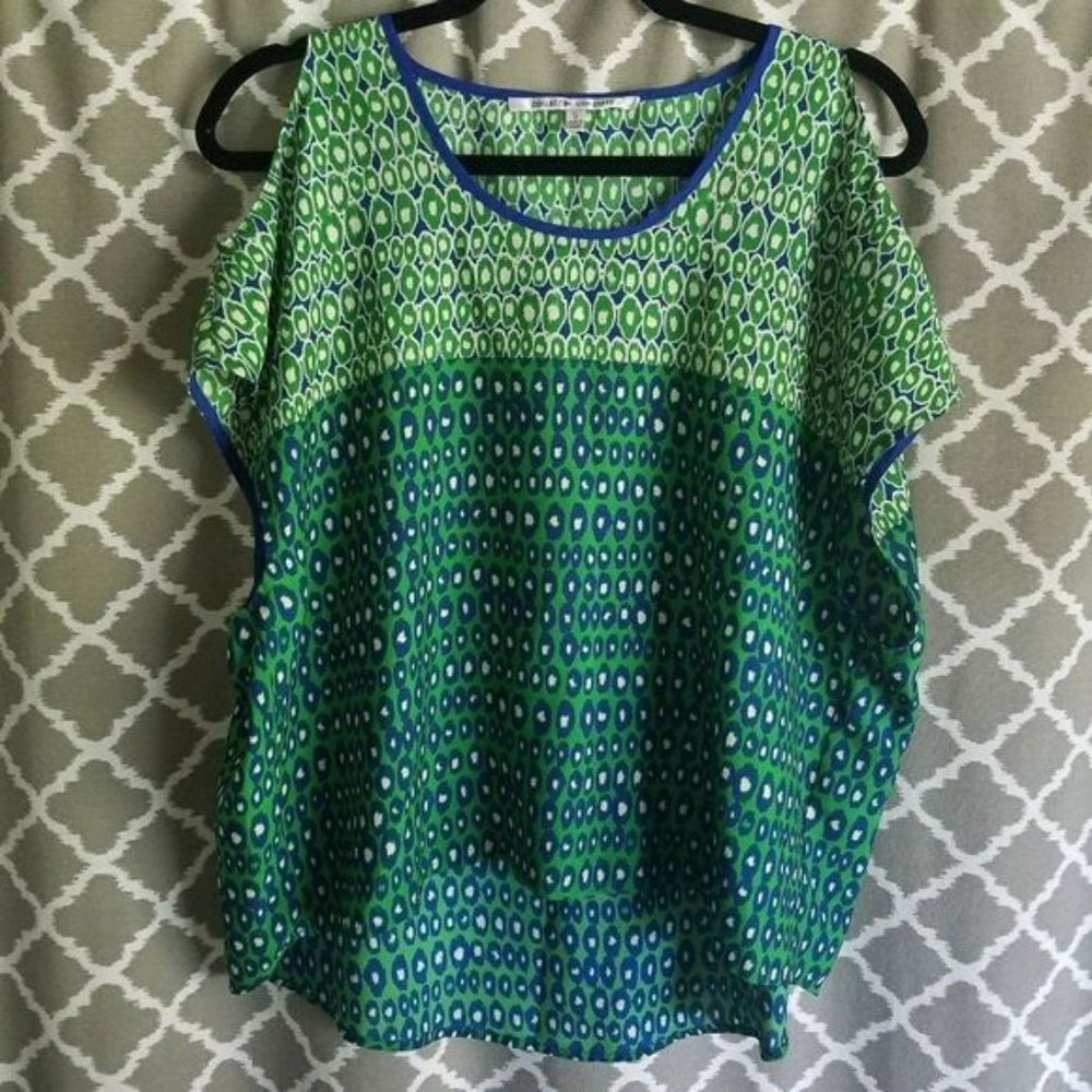 Collective Concepts Oversized Geo Top S
